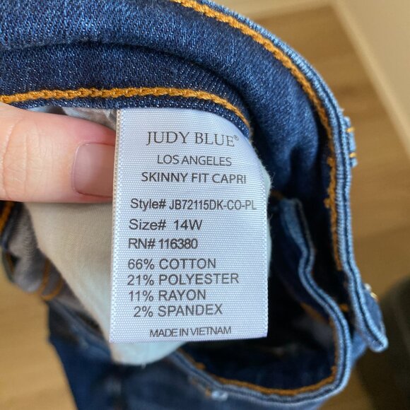 Judy Blue Dark Wash Skinny Fit Capri Stretch Jeans 14W - Picture 7 of 8
